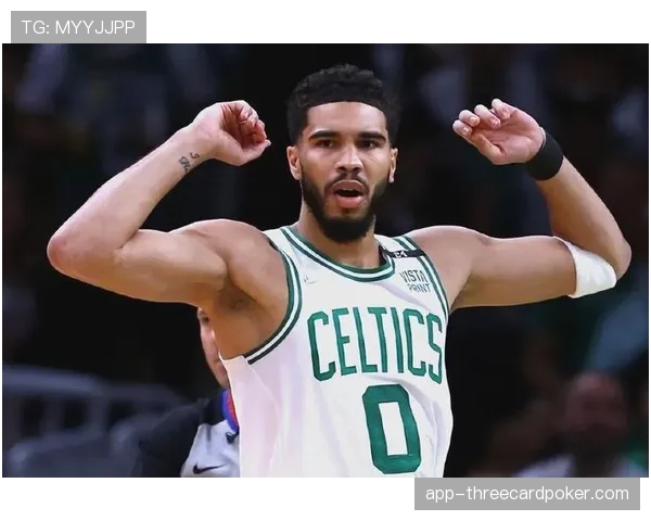 凯尔特人轻取活塞，塔图姆展现全面进攻手段，肋部背身成新武器