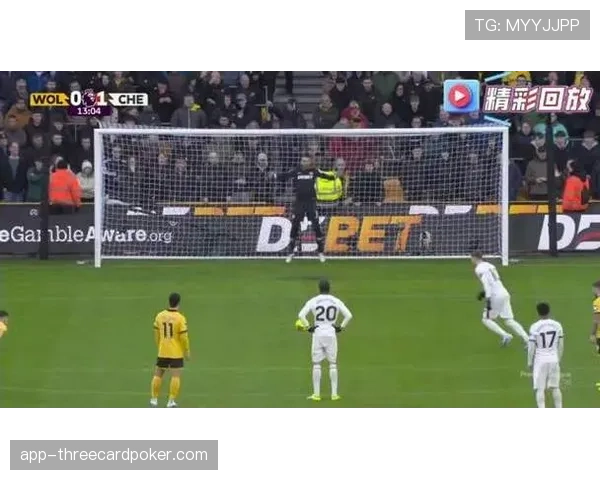 镜头聚焦：帕尔默主罚点球前长时间凝视球门，随后冷静罚入死角